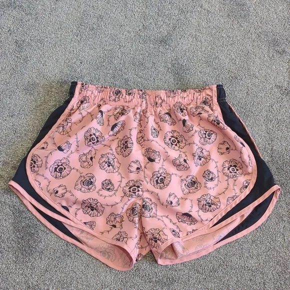 Nike Shorts with Roses - Picture 2 of 5